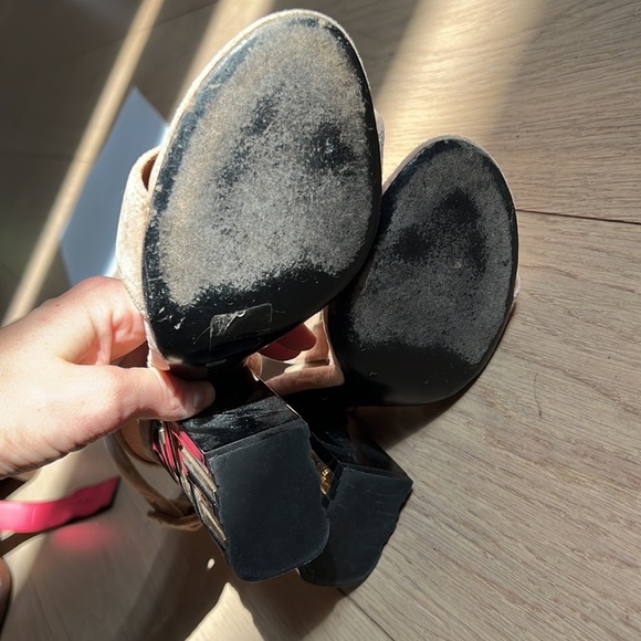 Louis Vuitton heels - Picture 7 of 15